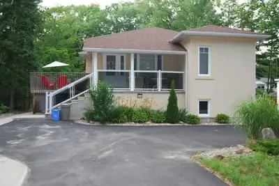 Image de Nouvellement construit Wasaga Beach Cottage - Ontario