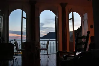 Image de Villa sur 2 niveaux donnant sur le port de Vernazza. Wi-Fi et Ac