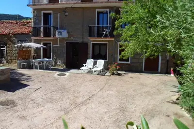 Image de Maison dans village authentique entre Mer et Montagne.