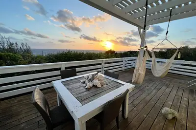 Image de La haute mer vu sur la vue sur l'océan 'Bahamas Life' de Hgtv, Open-Plan Modern Living
