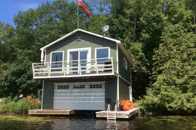 Image de Cozy Upper Boathouse à louer
