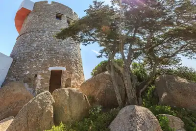 Image de Romantique vieille tour médiévale sur la côte de la Sardaigne