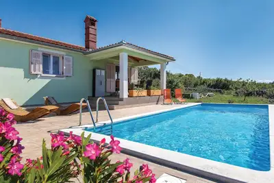 Image de Superbe maison à Koromacno avec WiFi