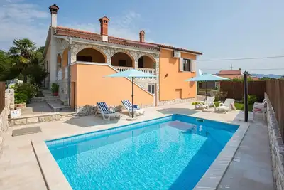 Image de Superbe maison à Labin avec WiFi