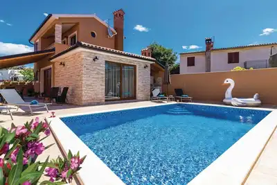 Image de Belle maison à Pula avec WiFi