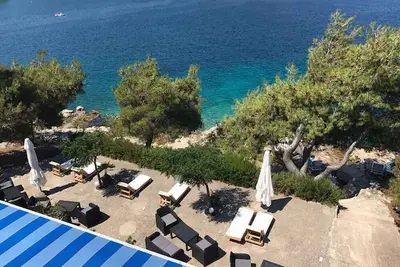 Image de Studio avec terrasse et vue sur la mer