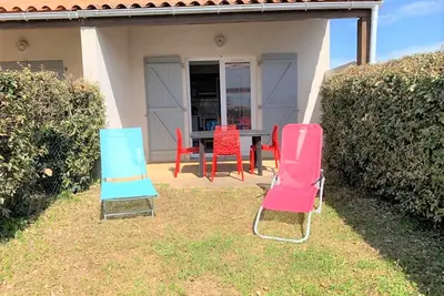 Image de Maison de vacances près plage et commerces avec jardinet, parking privé et équipements complets