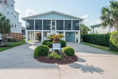Pieds nus sur la plage: 6 Br / 4 Ba maison à Pawleys Island, pour 14 personnes