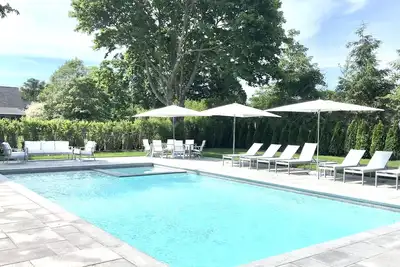Image de Emplacement! Piscine et spa! 4br avec 2 Master Suites, à pied de la ville / plage / Chatham Bars Inn