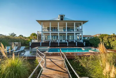 Sea Horse: 8 Br / 8. 5 Ba maison à Pawleys Island, pour 22 personnes