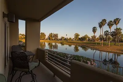 Image de Arrowhead Golf Condo Spectaculaire Condo 2 Br / Piscine Com / Jacuzzi / Golf