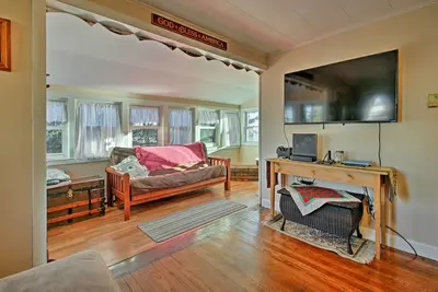 Image de «Retraite des familles de Dunrovin�� Buzzards Bay Home w / View