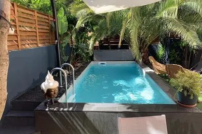 Image de Cannes centre ville  plage 3 mn, piscine, spa, climatisation, 6 chambres, 4 sdb