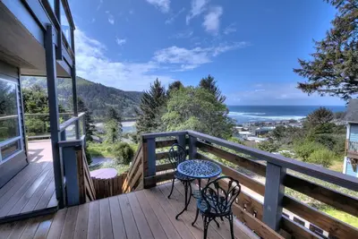 Image de Harmony à la plage! Magnifiques vues sur l'océan et la baie! Apportez votre chien! Jacuzzi! Nuit Gratuite!