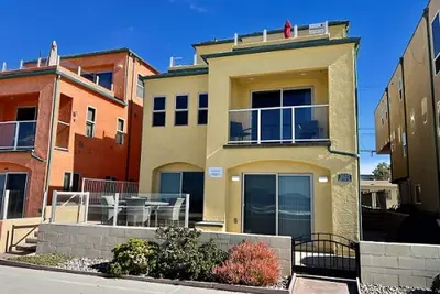 Image de Dormez 7 sur le front de mer!