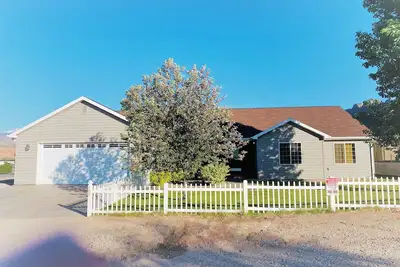 Image de Grande maison privée avec parking ★ proche des sentiers et du terrain de golf