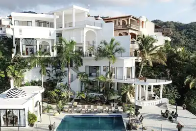 Image de Des vacances comme une rock star à la Villa Casa Valerie, Puerto Vallarta, Mx. 18 personnes.