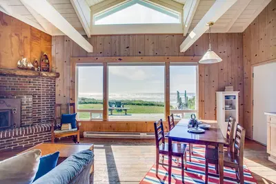 Image de Ocean Front Cottage sur miles de Sandy Beach près de Yachats! Nuit Gratuite!