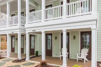 Image de Belle maison de ville spacieuse près de l'océan (406a)