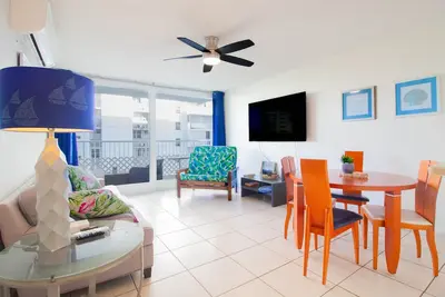 Image de Isla Verde - En face de l'hôtel Sj! Wi-Fi / Parking / Câble - Bello!