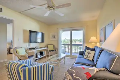 Image de Rue chic Augustine Condo avec accès à la piscine et à la plage!