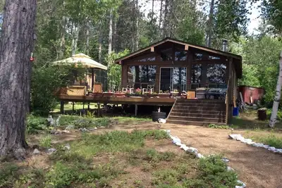 Image de Belle Mink Lake Cottage avec Shoreline Sandy Beach