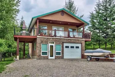 Image de Magna Bay Cottage. Cette location est situé dans la magnifique baie de Magna, la Colombie-Britannique, au Canada et nous nous réjouissons de votre demande et / ou réservation.
