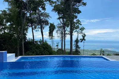 Image de Maison de concepteur exotique (beaucoup de vie privée) w 50 Mile View (Meilleure observation des oiseaux)