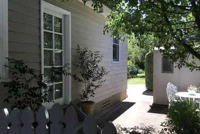 Image de Lulu's Cottage, un joyau caché - courte promenade au Bowral Cbd