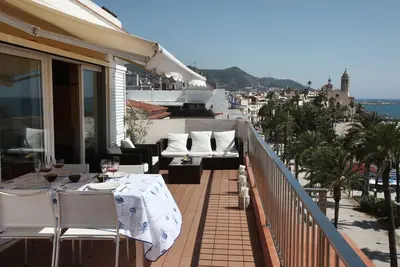 Appartement au dernier étage, terrasse de 50m2, une vue spectaculaire sur la mer