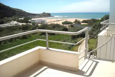 Image de Ericeira - Appartement T2 / T3 Avec Vue Mer Et Sur La Plage