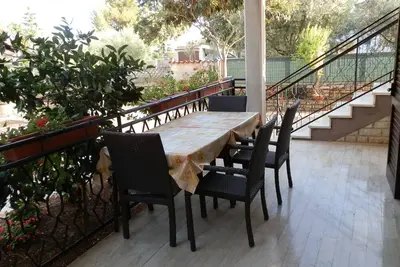 Image de Appartement de deux chambres avec la terrasse Tar, Porec (A-6943-a)