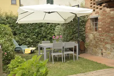 Image de Appartement de ferme au rez-de-chaussée avec jardin extérieur et utilisation de la piscine