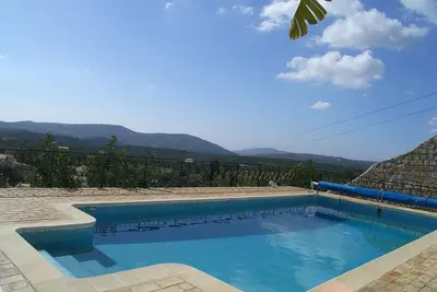 Image de Villa climatisée avec grande piscine (12 x5 m)