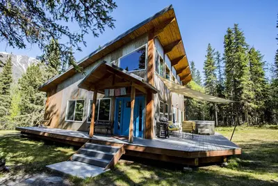 Image de Shackleford Creek Mountain House une maison unique prêt pour votre aventure en Alaska
