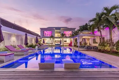 Image de Villas D'Architecte, 8 Chambres, 2 Immenses Piscines Privees, Conciergerie