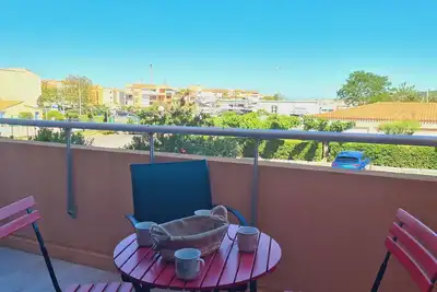 Image de Appartement 2p cabine, 6 couchages, climatisé, piscine, à 150m de la plage et 500m des commerces