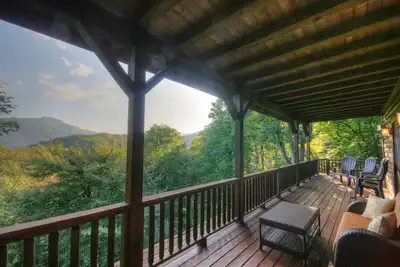 Image de 4br, vues grand-père, bain à remous, table de billard, à proximité de Boone, Banner Elk, Ski Sugar Mtn, tyrolienne