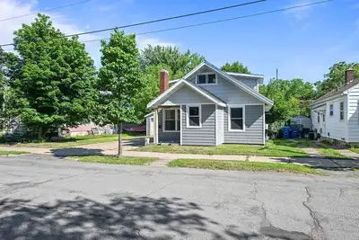 Image de Récemment rénové au cœur de la ville!