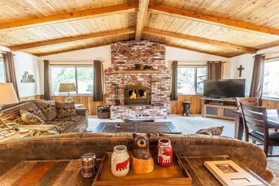 Image de Bear Mtn. Retraite: Superbe Big Bear Getaway avec toutes les commodités et les vues! !