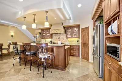 Image de 5 étoiles, magnifique condo de luxe dans le village de Carlsbad