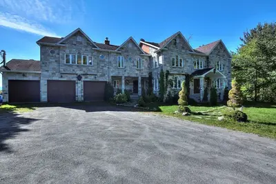 Image de Magnifique villa avec vue à couper le souffle!
