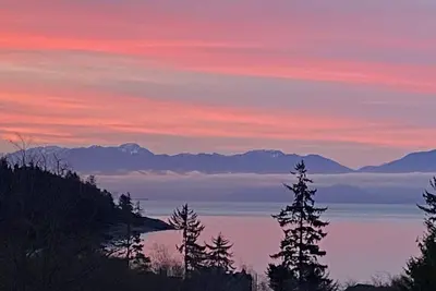 Image de Ocean Oasis situé sur 6 + semblable à un parc d'acres / vue imprenable / Petit-déjeuner Plateau