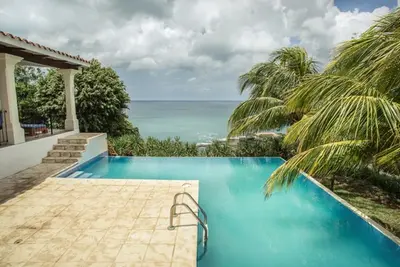 Image de Rancho Santana - Casa Bella Vista - vue sur la piscine à débordement et Ocean 4bd / 3. 5ba