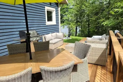 Image de Chalet de Luxe Austin: Spa, Lac, & Vue & Montagne