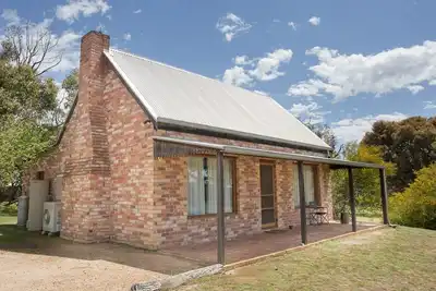 Image de Grampians Pioneer Redbrick Cottage