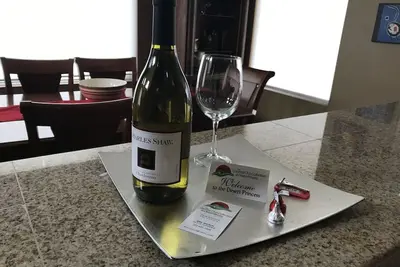 Image de Dp10: Deluxe Executive Home: Galerie d'Art