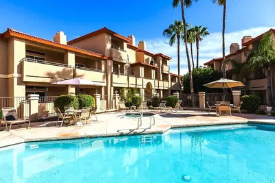 Image de Private Resort Community w \/ 3 Pool-Spa Complexes, Tous CHAUFFÉS Et Ouverts 24\/7\/365!