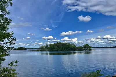 Image de Cottage privé, confortable dans 1000 zone des îles sur le fleuve Saint-Laurent
