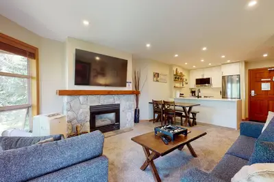 Image de Aspen # 543 Prime Ski-in Ski-out Location! Top étage unité, piscine, bains à remous, barbecue